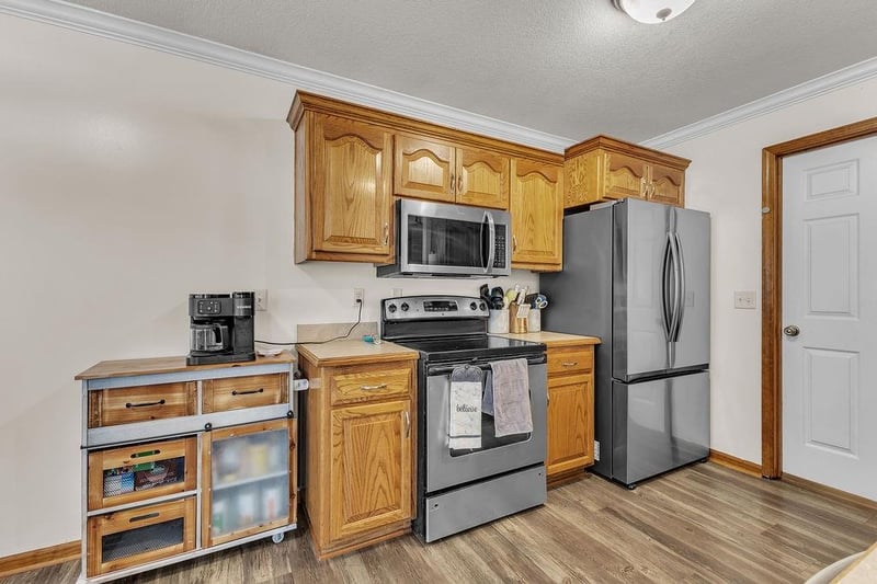 411 E 6th St, Cameron, MO 64429