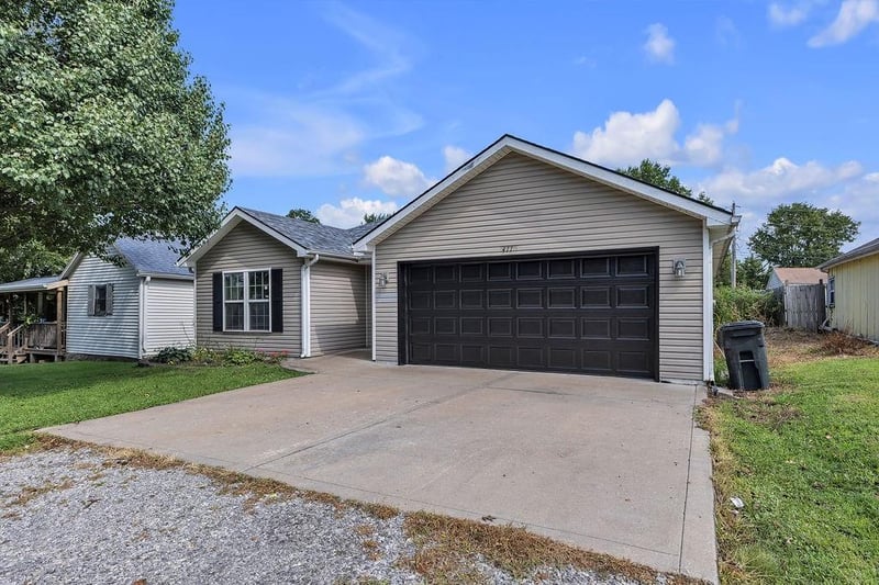 411 E 6th St, Cameron, MO 64429