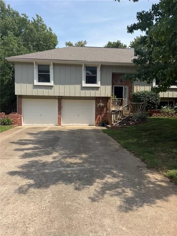 573 E 126th Ter, Olathe, KS 66061