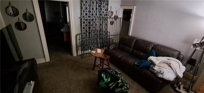 912 Ridenbaugh St, St Joseph, MO 64501