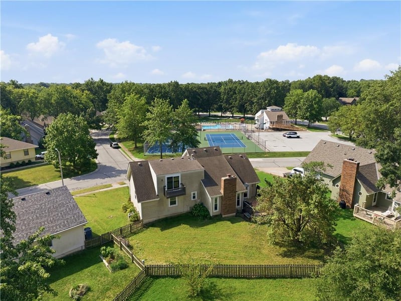 1128 NE Columbus St, Lee's Summit, MO 64086