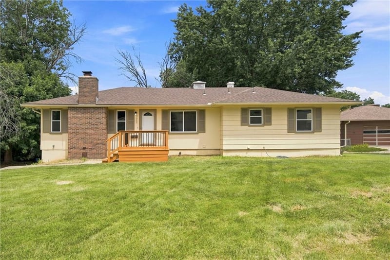 9050 E 84th St, Kansas City, MO 64138