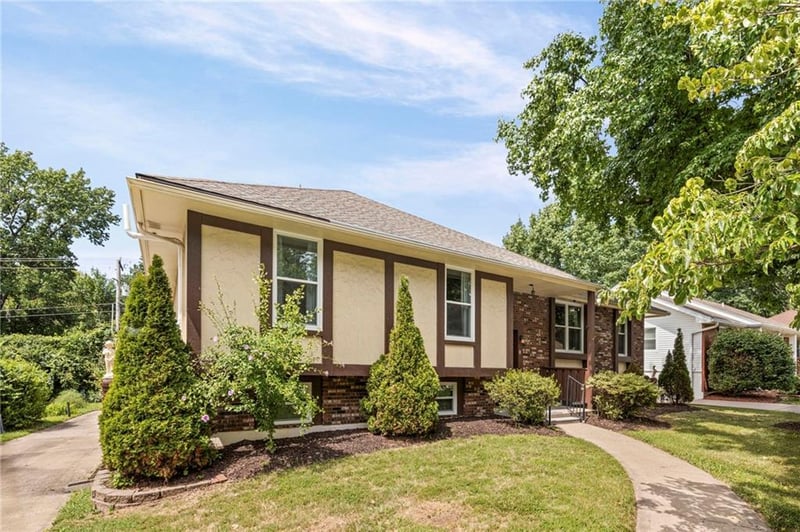 3408 S Phelps Rd, Independence, MO 64055