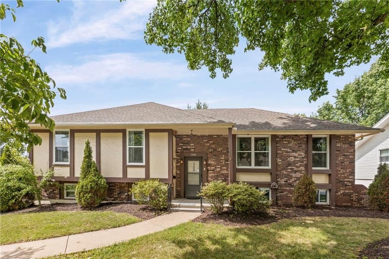 3408 S Phelps Rd, Independence, MO 64055