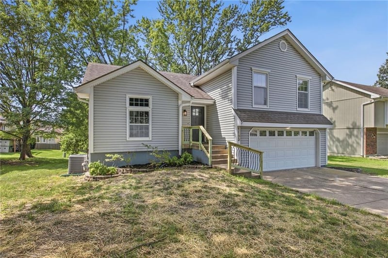 1103 SE 5th Ter, Lee's Summit, MO 64063