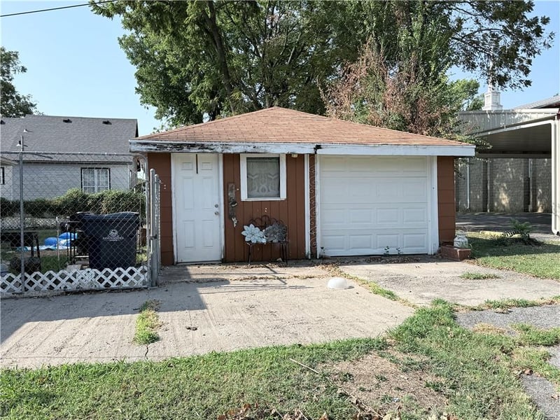 409 N 15th St, Independence, KS 67301