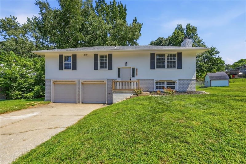 8815 N Grand Ave, Kansas City, MO 64155