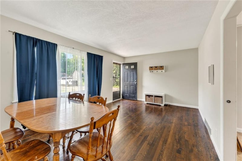 7904 E 87th St, Raytown, MO 64138