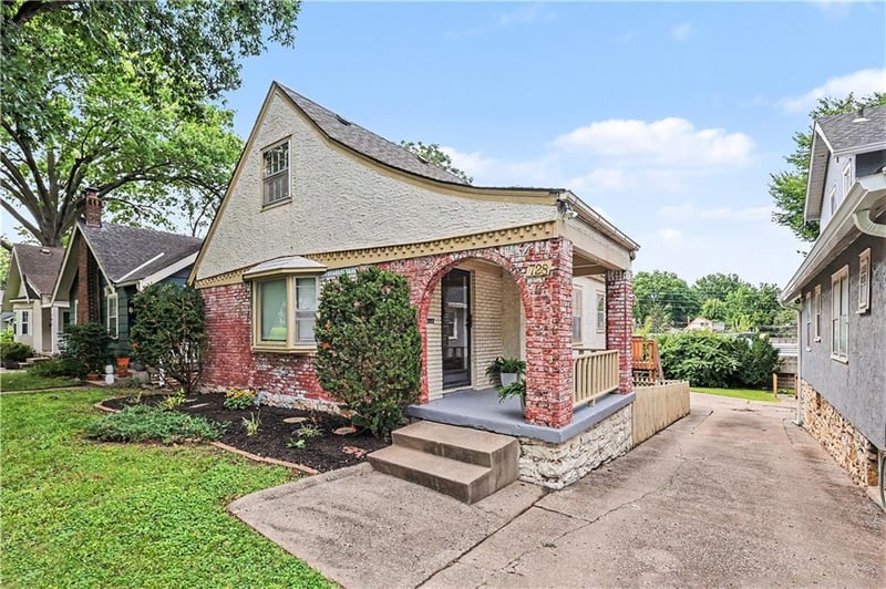 728 E 63rd Ter, Kansas City, MO 64110