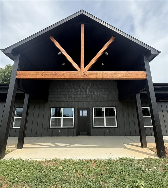 121 Elm Dr, Linn Valley, KS 66040