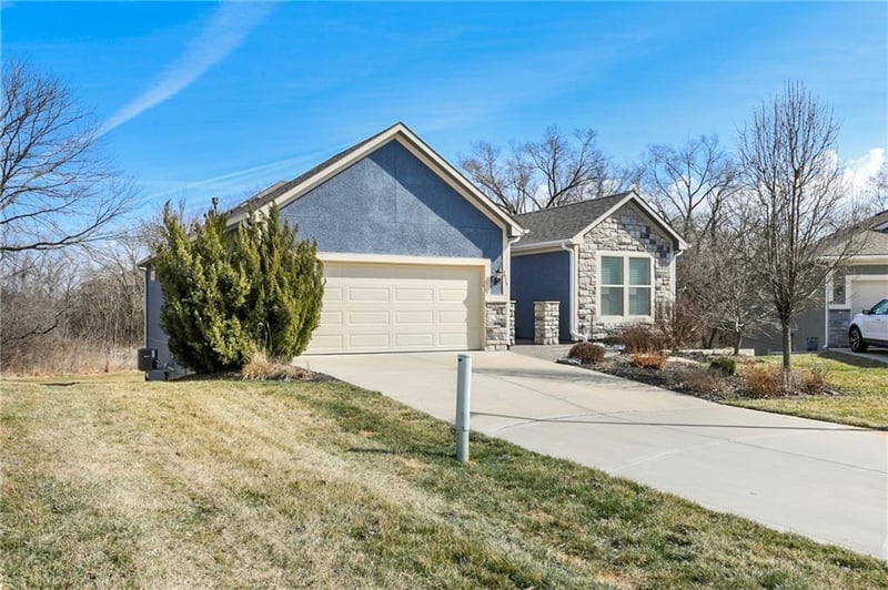 4925 Tallgrass St, Leavenworth, KS 66048