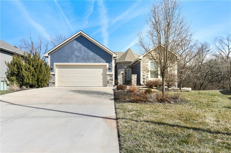 4925 Tallgrass St, Leavenworth, KS 66048