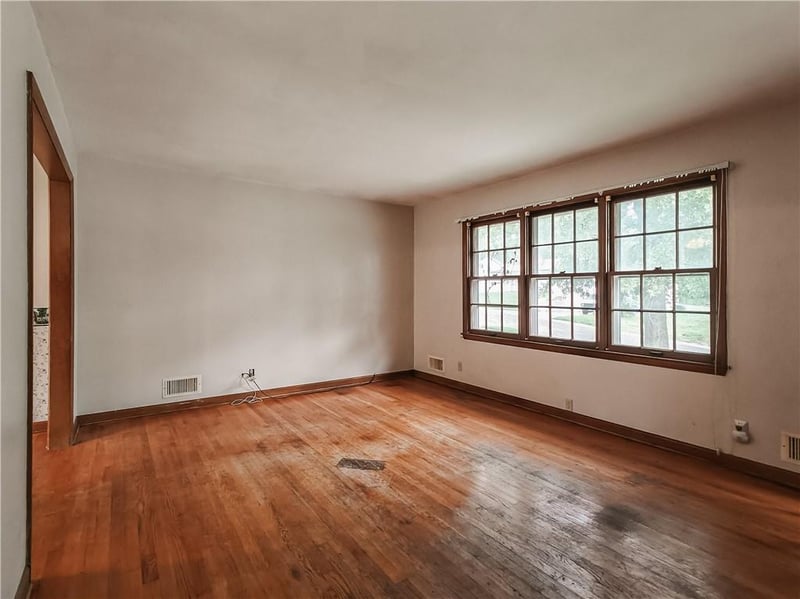 9401 E 81st Ter, Kansas City, MO 64138