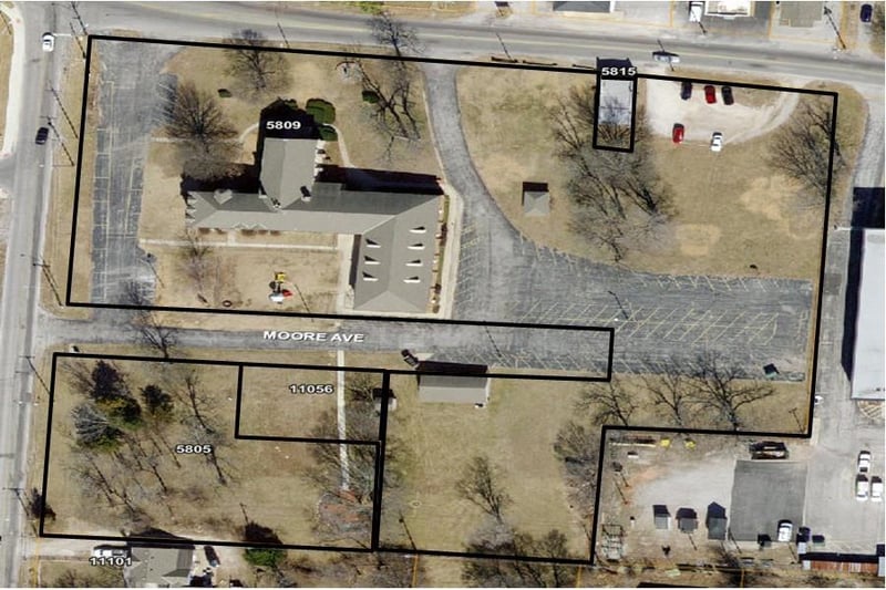 5809 E Red Bridge Rd, Kansas City, MO 64134