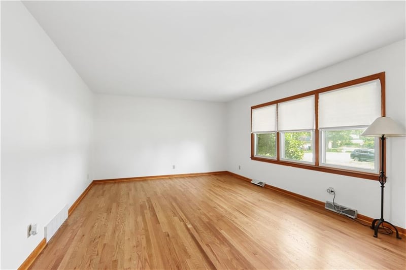 6716 Corrington Ave, Kansas City, MO 64133