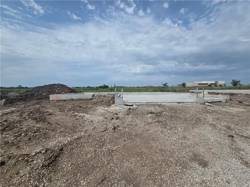 17486 W 169th Ter, Olathe, KS 66062