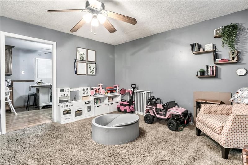 212 N 81st Ter, Kansas City, KS 66112