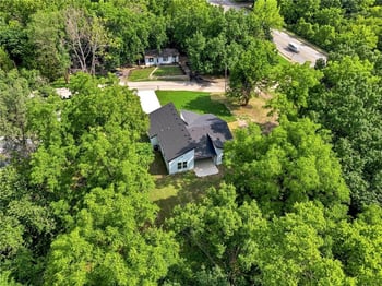 5705 Tauromee Ave, Kansas City, KS 66102