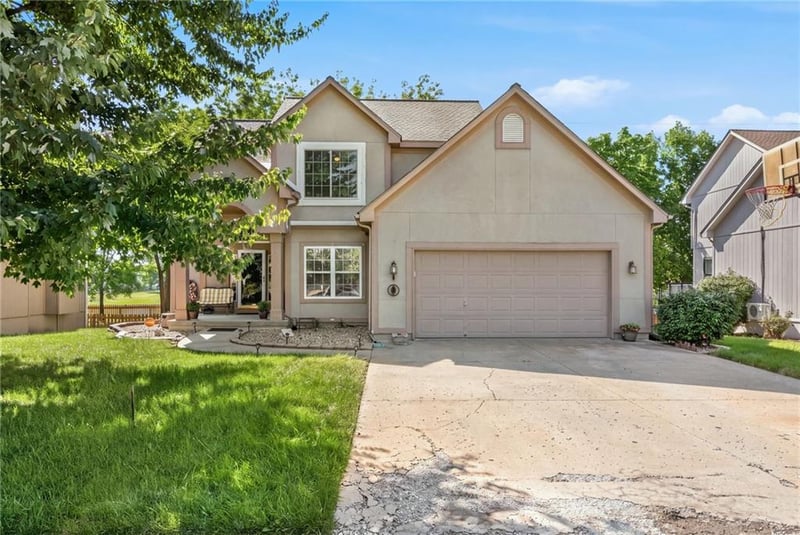 5924 NE Turquoise Dr, Lee's Summit, MO 64064