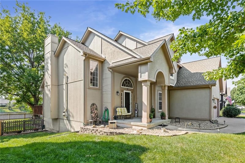 5924 NE Turquoise Dr, Lee's Summit, MO 64064