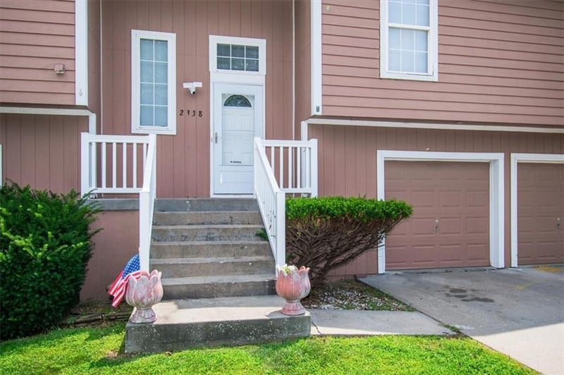 2338 NE Overbrook Dr, Blue Springs, MO 64029