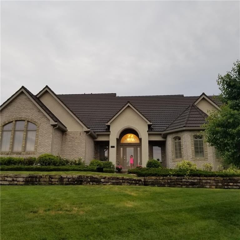 6095 Westwood Ct, Parkville, MO 64152