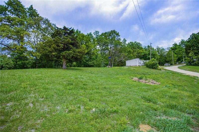 71323 Fawnwood Dr, Trenton, MO 64683