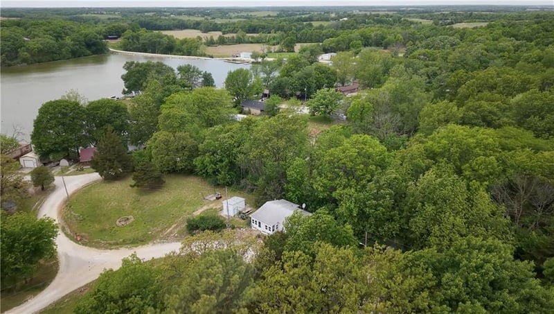 71323 Fawnwood Dr, Trenton, MO 64683