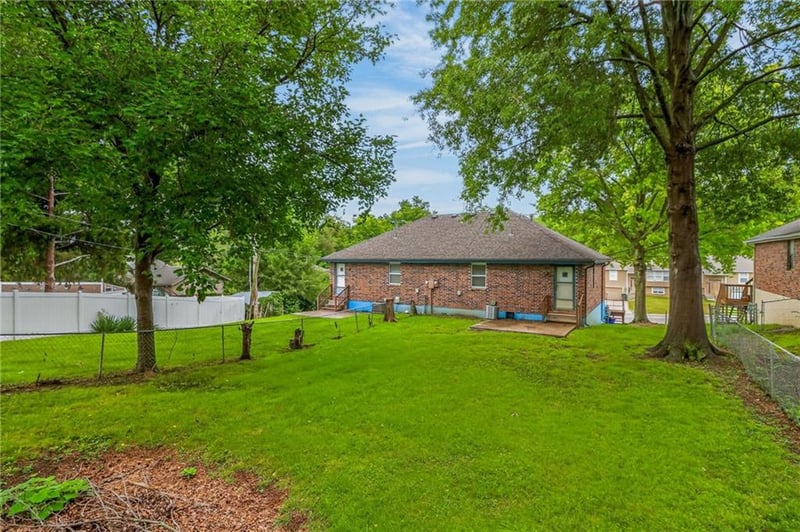 9408-9410 E 83rd St, Raytown, MO 64138