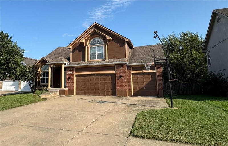 21109 E 50th Street Ct NW, Blue Springs, MO 64015
