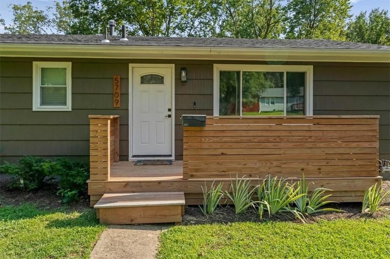 5709 E 107th Ter, Kansas City, MO 64137
