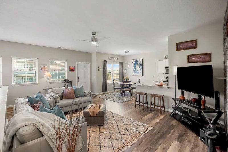 11701 S Roundtree St #200, Olathe, KS 66061