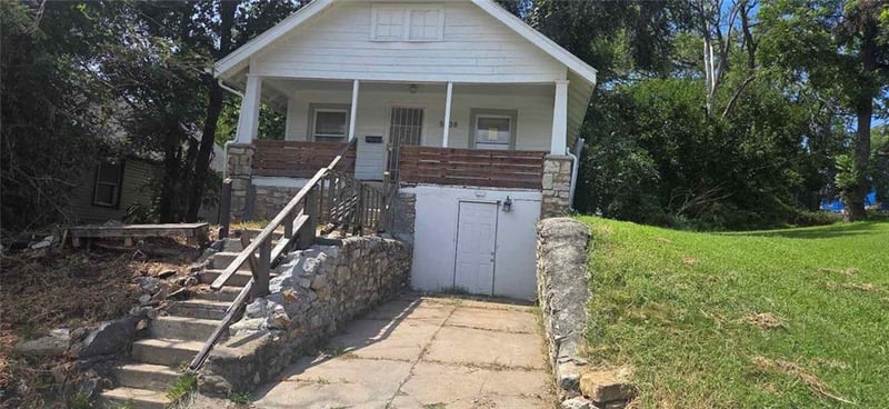 5038 Bellefontaine Ave, Kansas City, MO 64130
