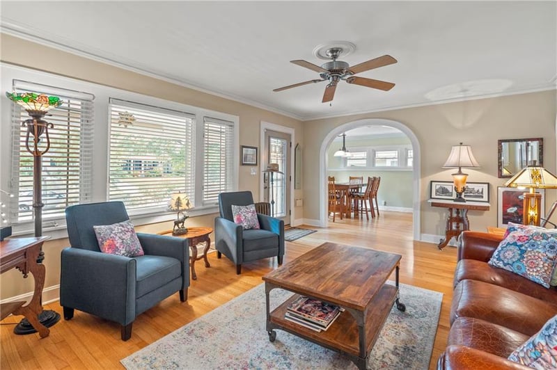 6439 Walnut St, Kansas City, MO 64113
