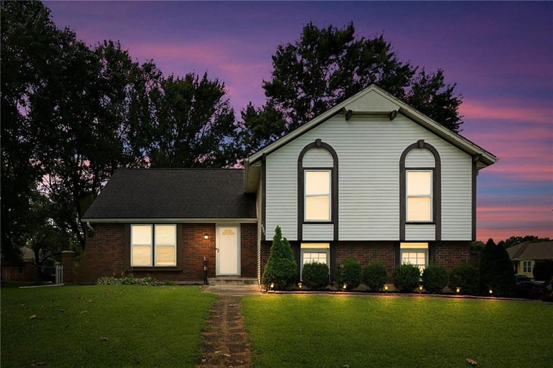 8301 E 166th St, Belton, MO 64012
