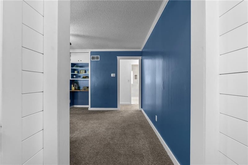 12703 Grandview Rd, Grandview, MO 64030