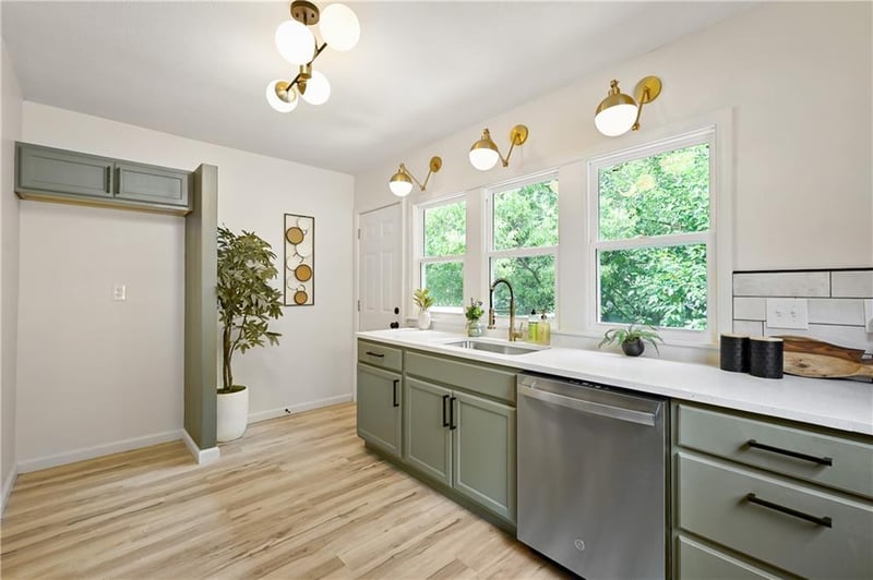 402 E Fair St, Independence, MO 64055