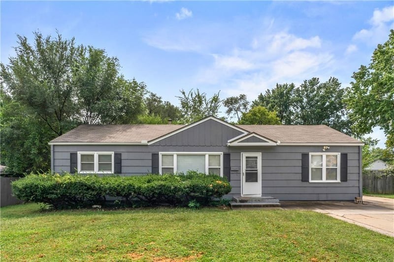 8205 E 86th Ter, Raytown, MO 64138