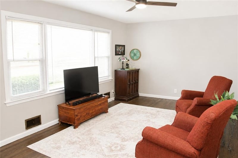 8205 E 86th Ter, Raytown, MO 64138