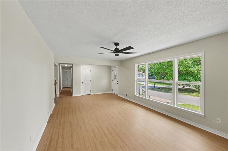 12516 Craig Ave, Grandview, MO 64030