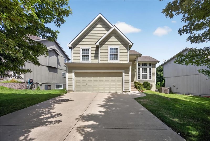 16222 W 157th Ter, Olathe, KS 66062