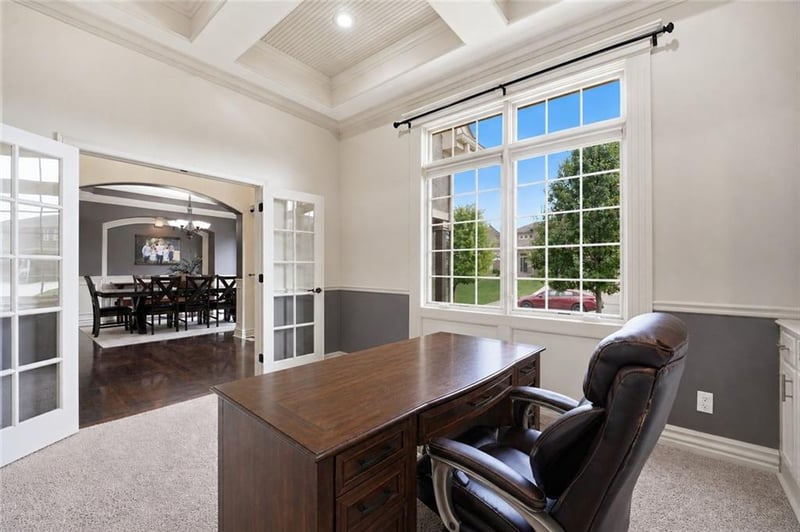 1716 SW Kendall Dr, Lee's Summit, MO 64082