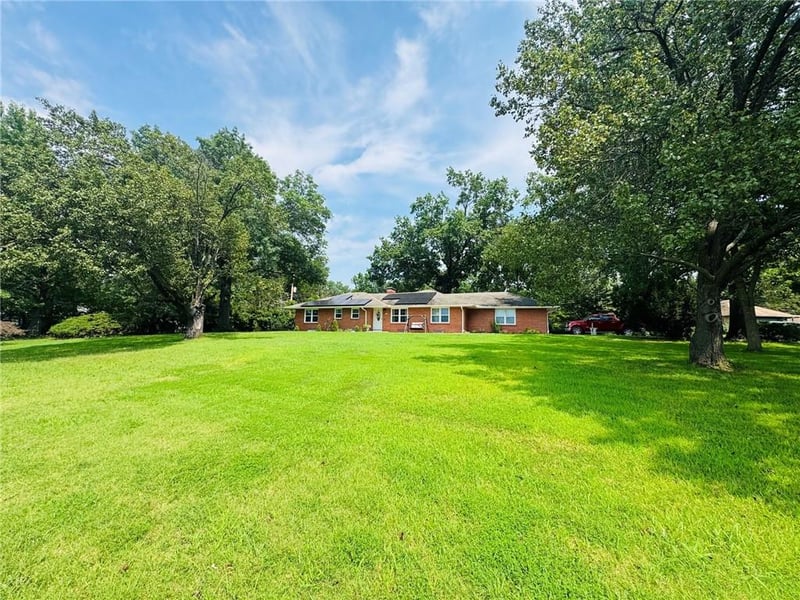10921 Blue River Rd, Kansas City, MO 64137