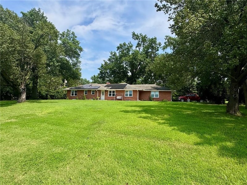 10921 Blue River Rd, Kansas City, MO 64137