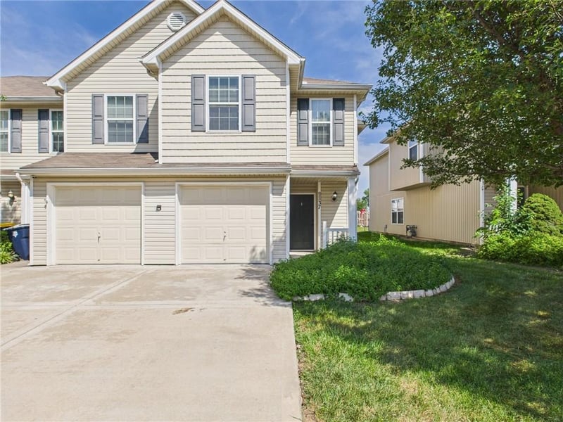 9337 N Main St, Kansas City, MO 64155