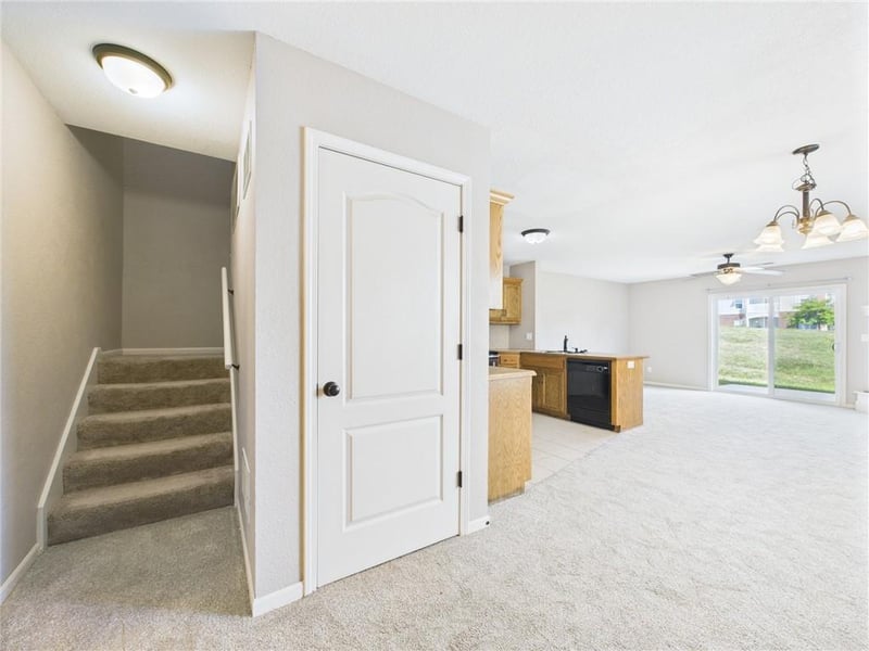 9337 N Main St, Kansas City, MO 64155
