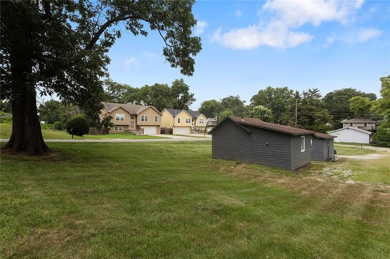 911-913 Franklin St, Leavenworth, KS 66048