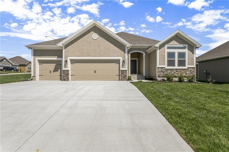 3315 NW 93rd St, Kansas City, MO 64154
