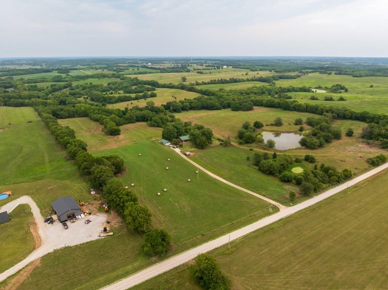 000 SE Mcbee Chapel Rd, Braymer, MO 64624
