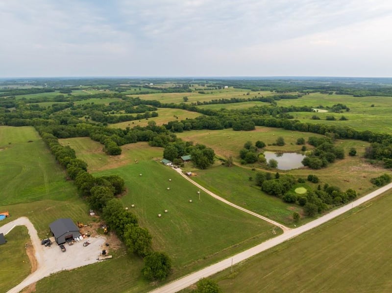 000 SE Mcbee Chapel Rd, Braymer, MO 64624